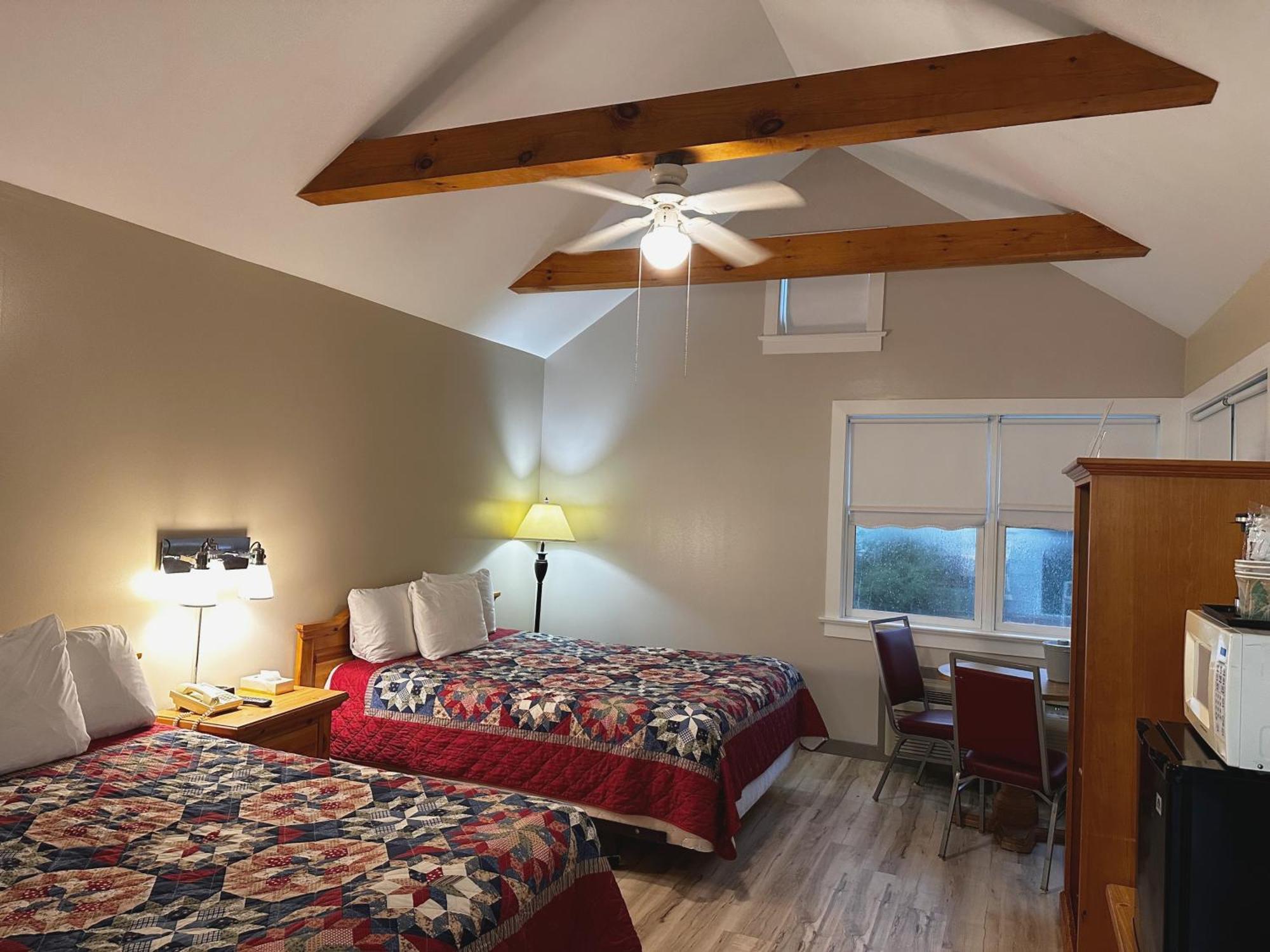 Spruce Lane Lodge And Cottages Smoketown  Екстер'єр фото