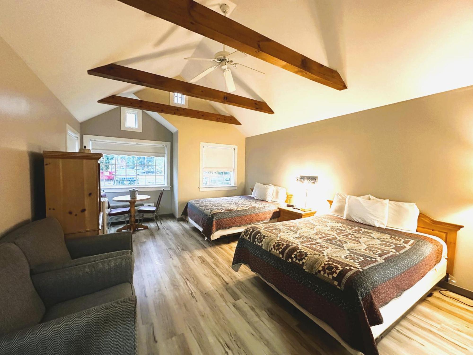 Spruce Lane Lodge And Cottages Smoketown  Екстер'єр фото