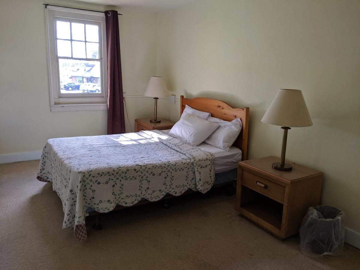 Spruce Lane Lodge And Cottages Smoketown  Екстер'єр фото
