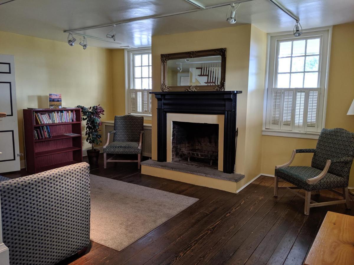 Spruce Lane Lodge And Cottages Smoketown  Екстер'єр фото